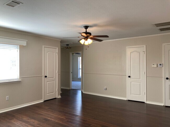 Building Photo - House For Lease in Allen