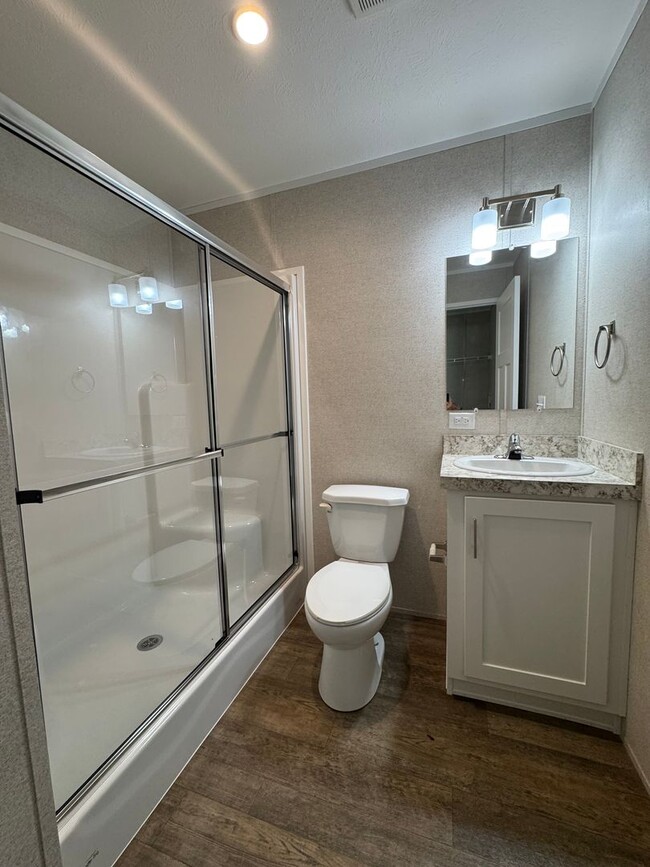 Building Photo - 465 Royal Manor Rd