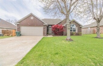 Building Photo - 3 bedroom 2 bath home in FAY, extra cared for, 2carG, fenced yard