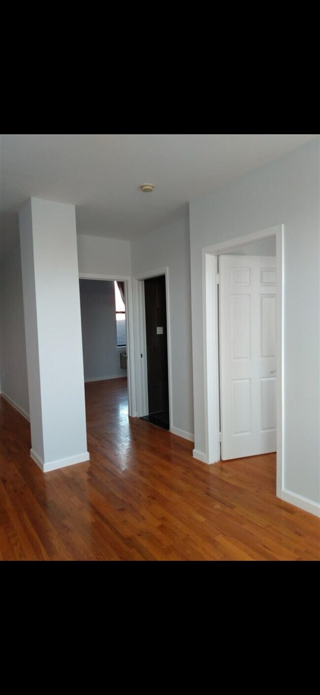 Building Photo - 44 Sherman Ave