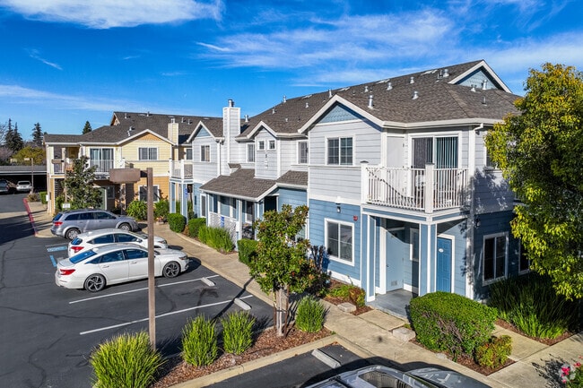 2BR, 2BA - 1,000SF Primary - Lincoln Gardens Apartments