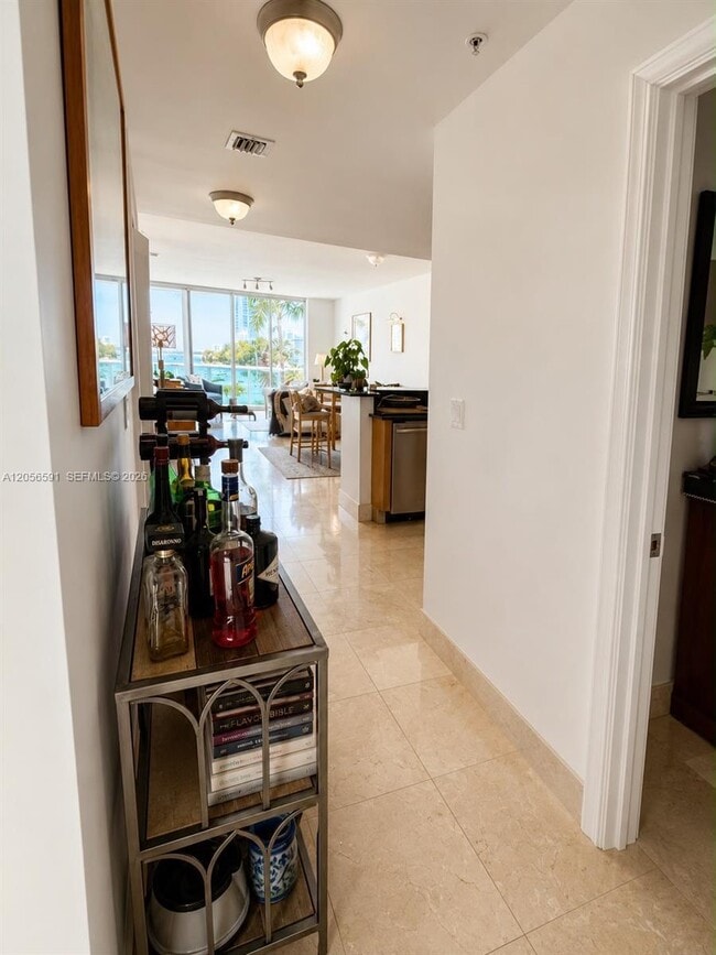 Building Photo - 7918 Harbor Island Dr
