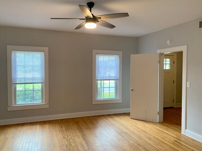 Building Photo - 3963 Oakleys Ln