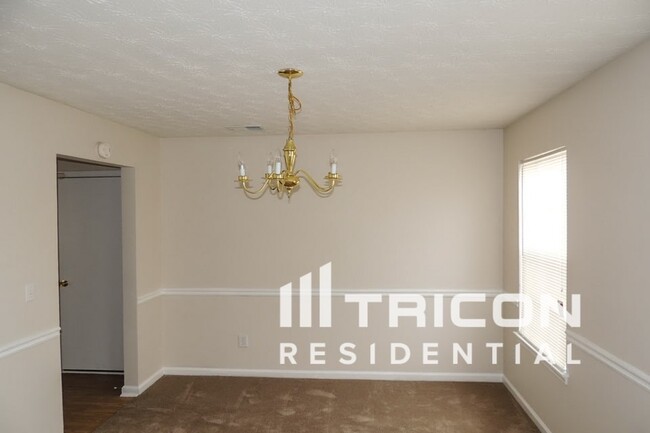 Building Photo - 4004 Castle Way Dr