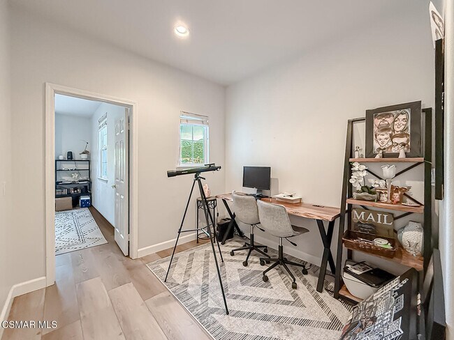 Building Photo - 5816 Painted Pony Cir