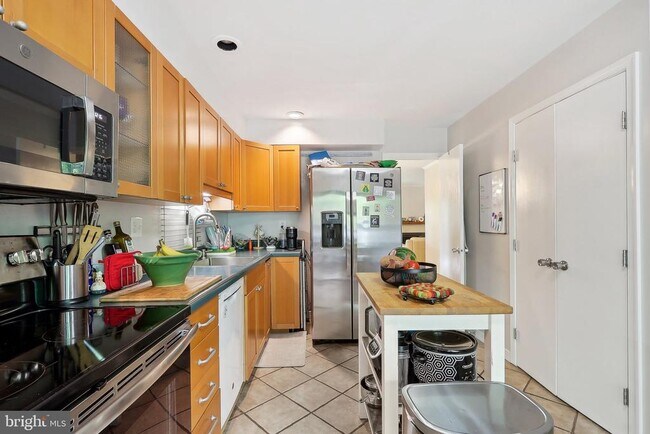 Building Photo - 2031 Approach Ln