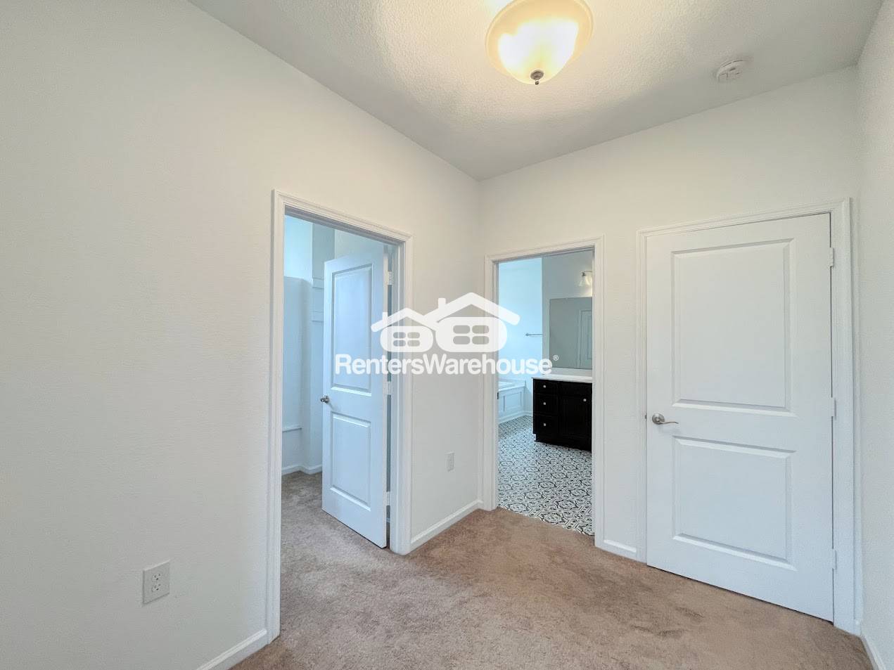 Building Photo - 1713 Dresdon Ln