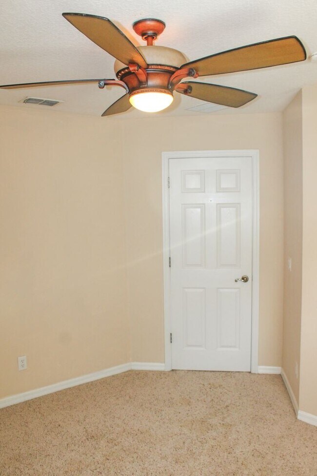 Building Photo - 14252 Confetti Dr