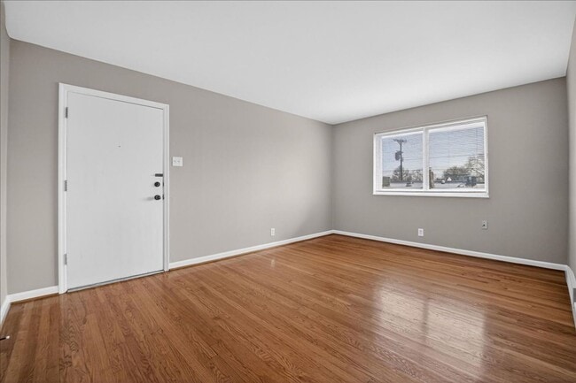 Building Photo - Heck'n Hopeful