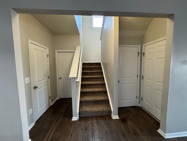 Building Photo - 115 Fortress Dr