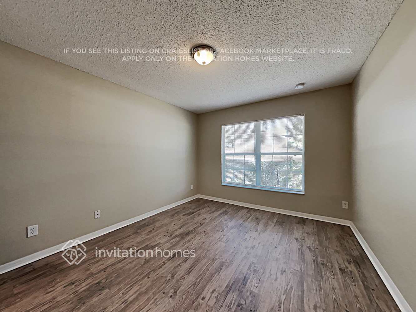 Building Photo - 1266 N Ridge Blvd