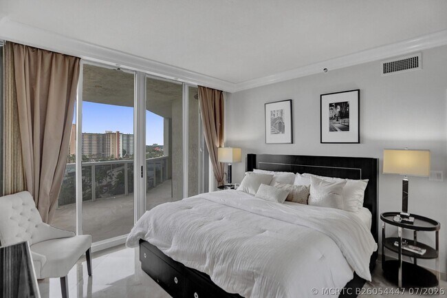 Building Photo - 3100 N Ocean Blvd