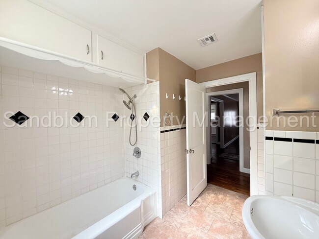 Building Photo - For Lease | Brookside | Available Now!