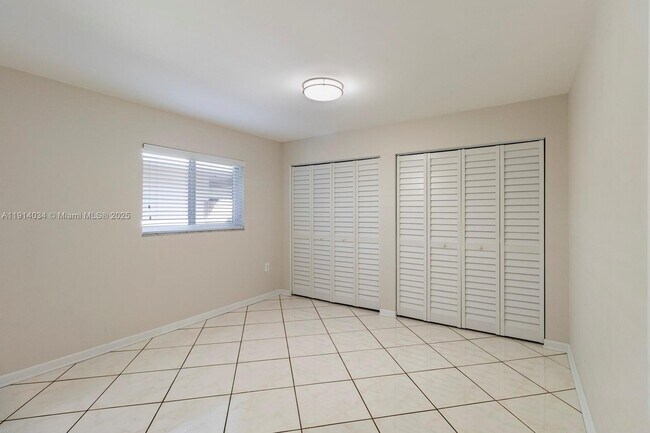 Building Photo - 7875 SW 12th St