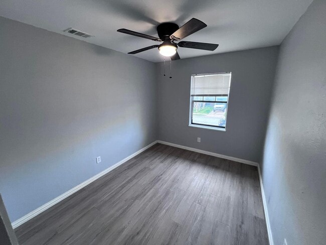 Building Photo - 1010 Monticlair