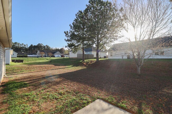 Building Photo - (Coming Soon) Charming 3 Bedroom Ranch in ...