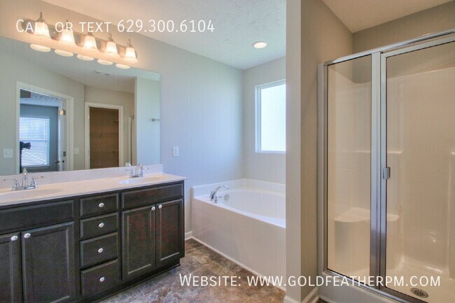 Building Photo - 3365 Tourmaline Dr