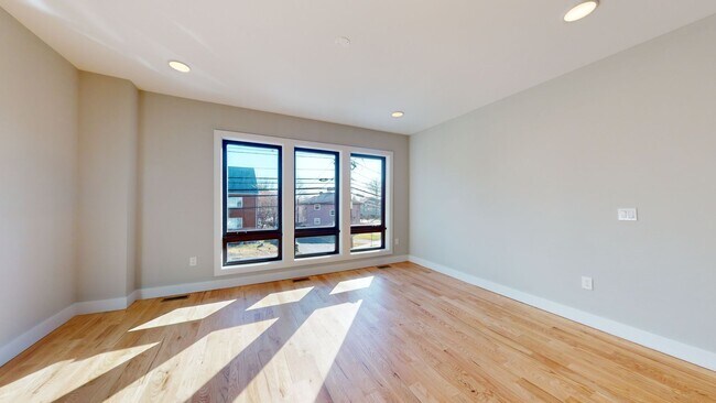 Building Photo - 353 Boyden Ave