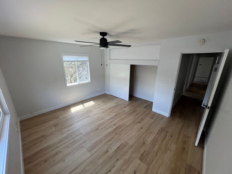Building Photo - 4124 1st Ave