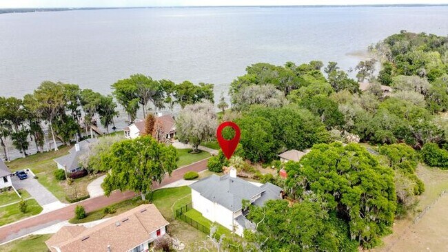 Building Photo - Exquisite Lake County Home with Lake Harris Views