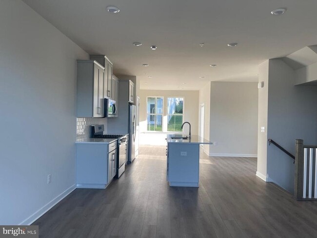 Building Photo - 130 Abramo Victor Dr