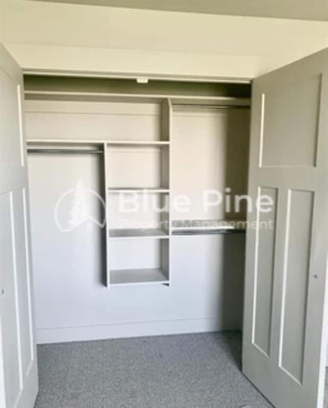 Building Photo - 5907 N Silver Fox Rd