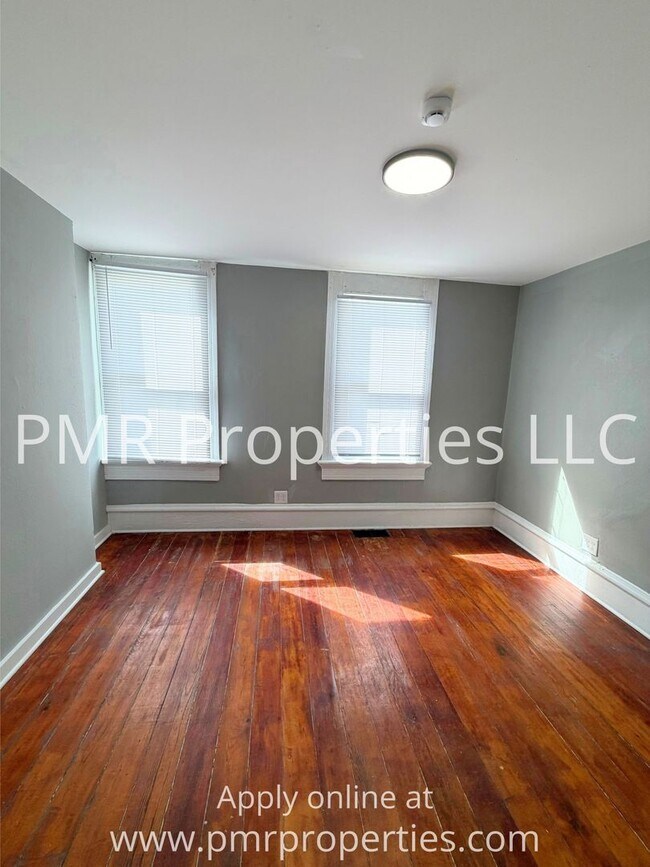 Building Photo - 2529 S 13th St