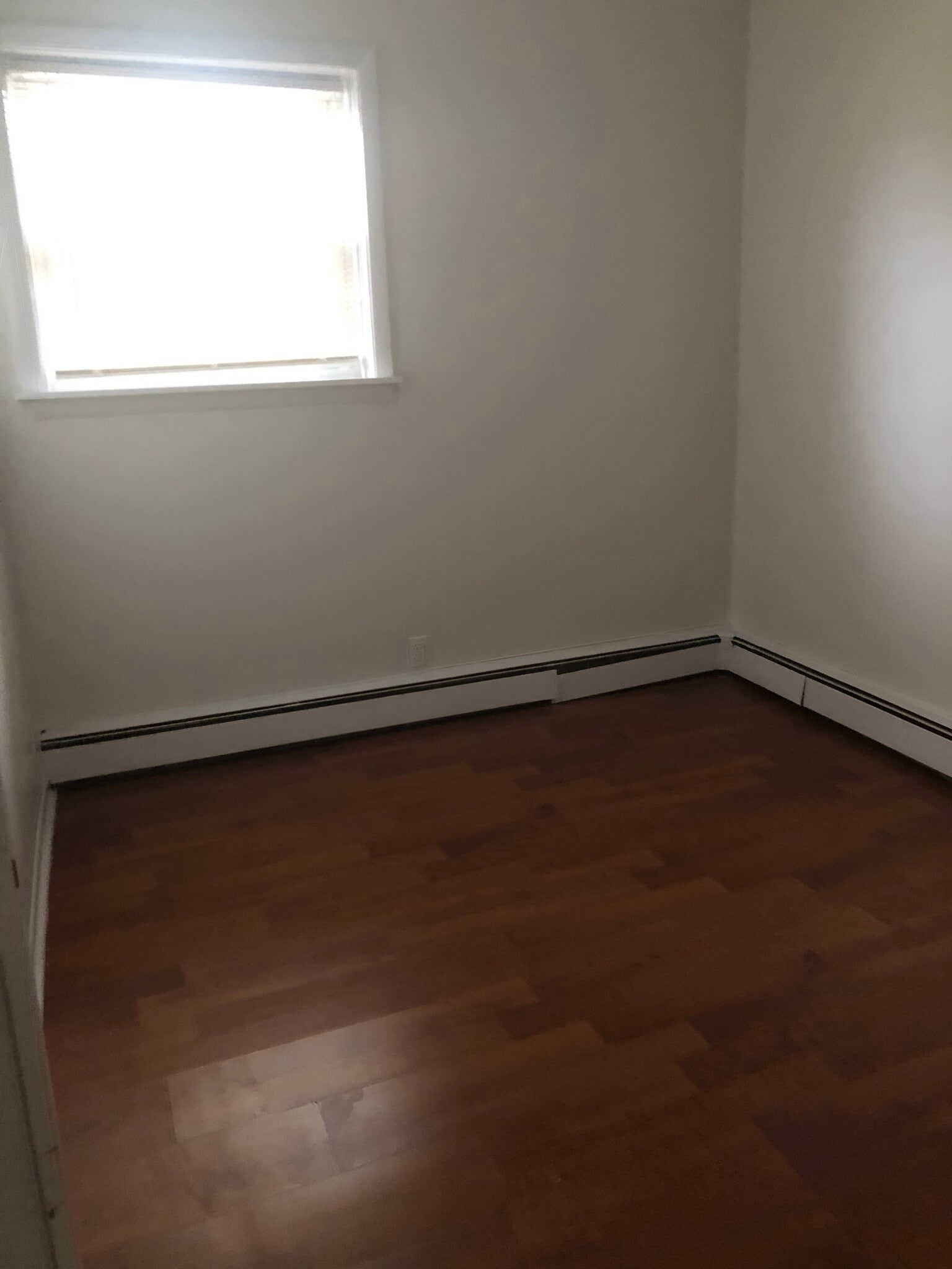 bedroom - 712 S Carpenter St