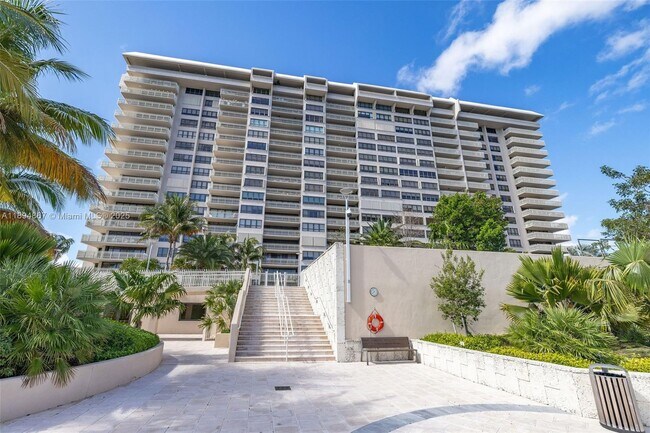 Building Photo - 1 Grove Isle Dr