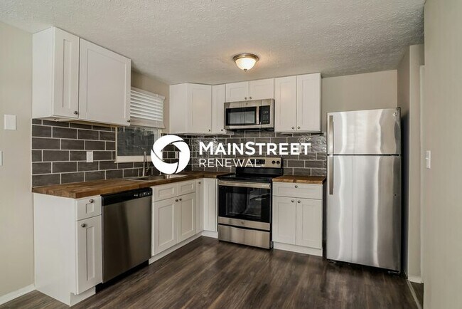 Building Photo - 3 Bedroom Pet-Friendly Home in LOUISVILLE,...