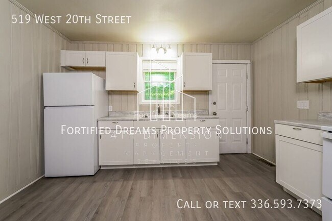 Building Photo - 519 W 20th St