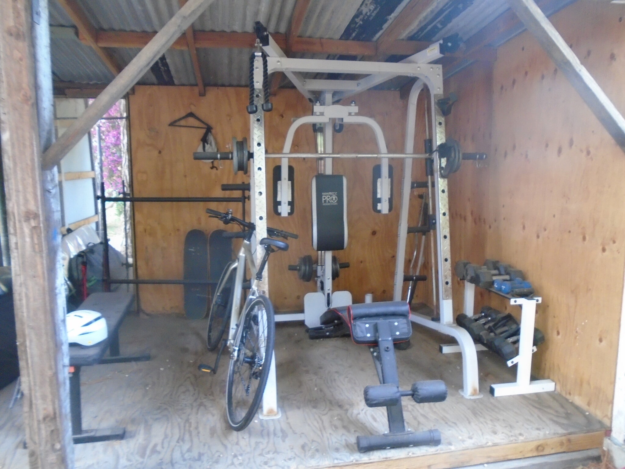 Outdoor gym - 1532 Yale St