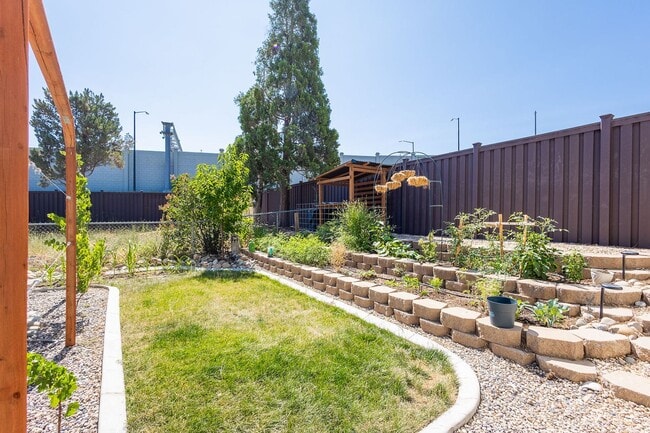 Building Photo - Central Single Family Home