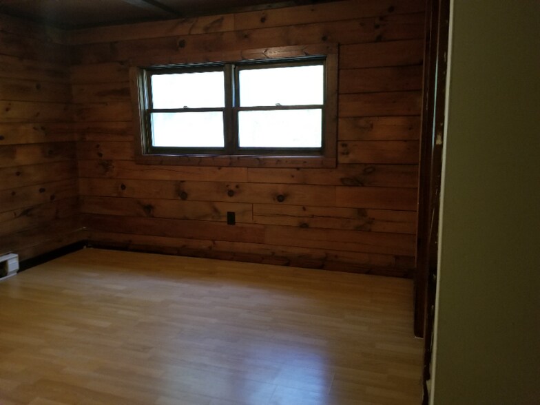 Building Photo - 208 Sellersville Dr