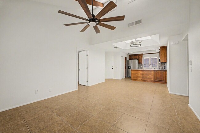 Building Photo - 11666 N 28th Dr