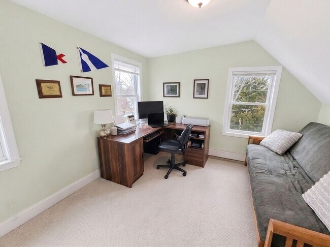 Building Photo - Beautiful Condo In Beverly MA!