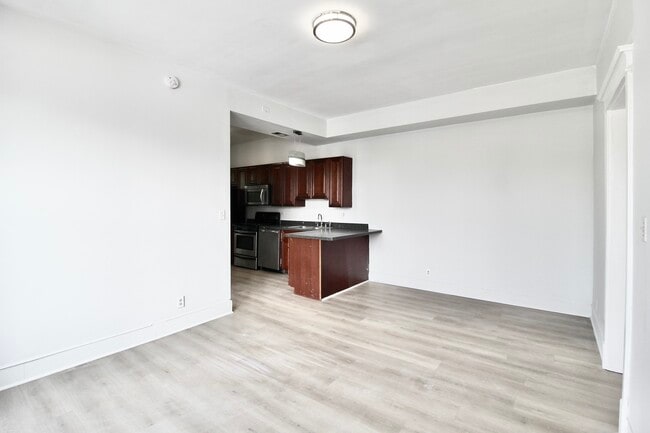 Building Photo - 3720 S Indiana Ave