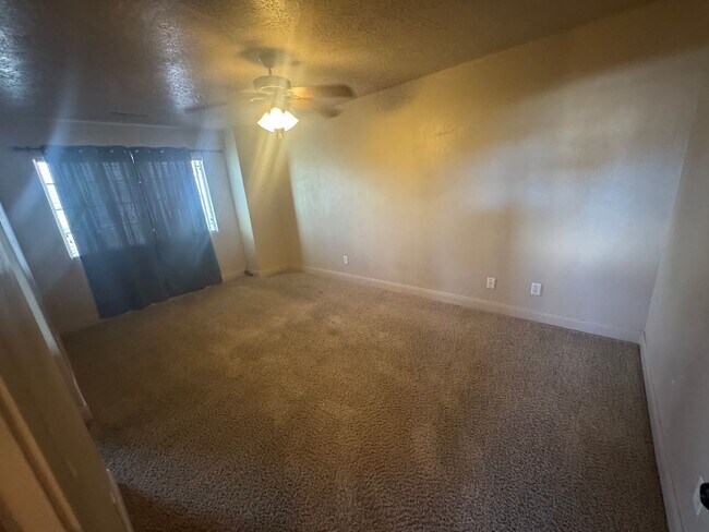 Building Photo - Millcreek Springs Townhome