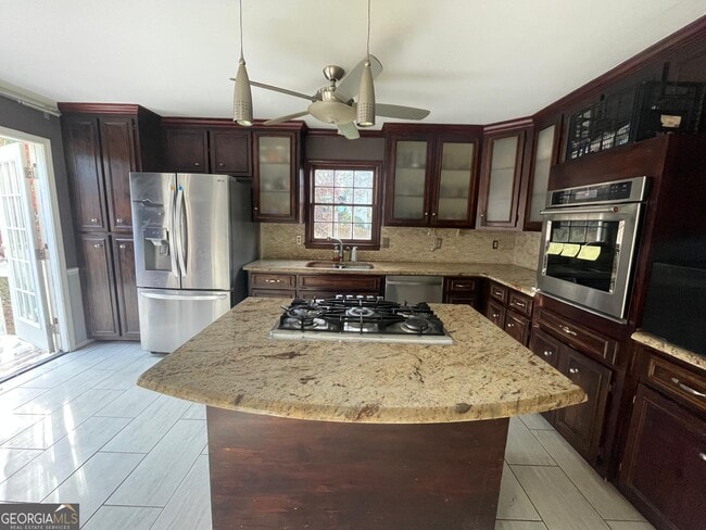 Building Photo - 156 Plantation Trce