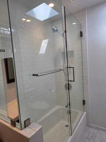 Building Photo - 8227 Redlands St