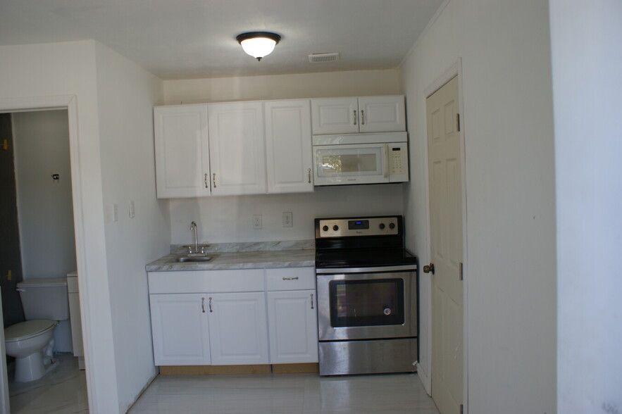 Kitchen - 1240 NW 56th Ave