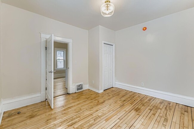 Building Photo - 3507 N Newton Ave