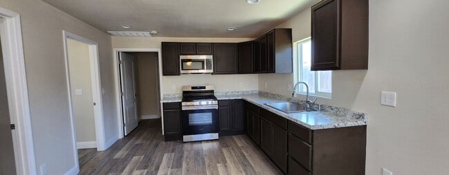 Building Photo - Newly Remodeled Mini Ranch 2 Bedroom Home *Additional RV Parking