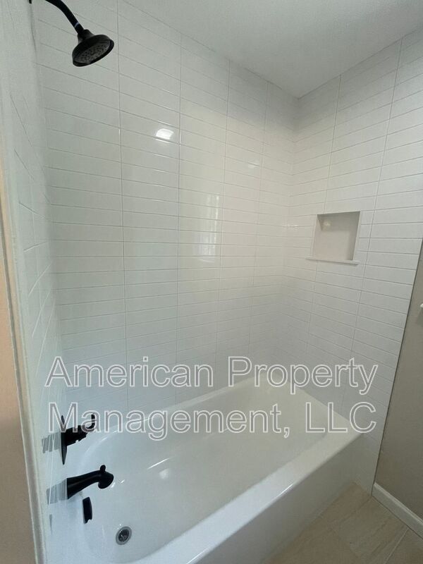 Building Photo - 7526 E 55th Pl