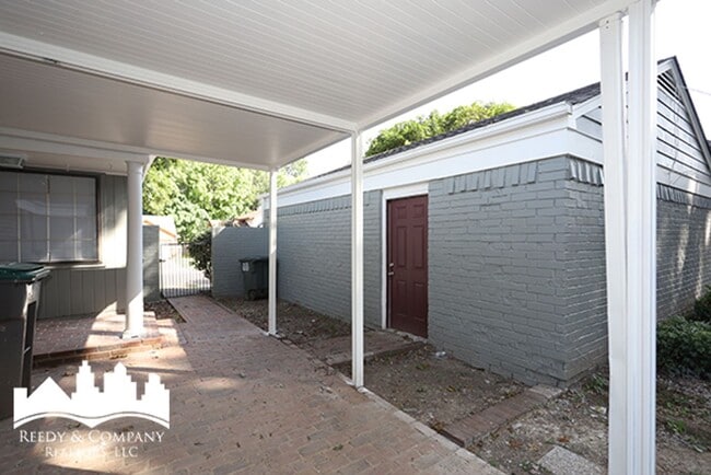 Building Photo - 3054 Pine Allee Cove