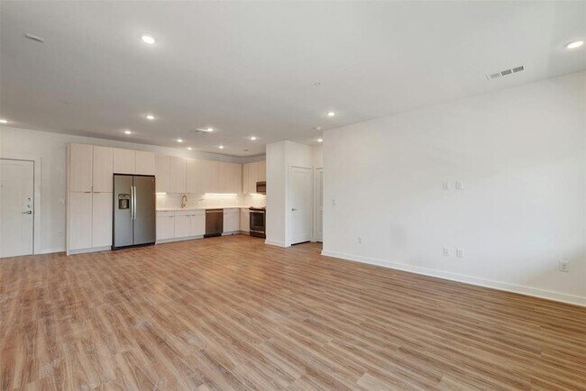 Building Photo - 4802 S Congress Ave