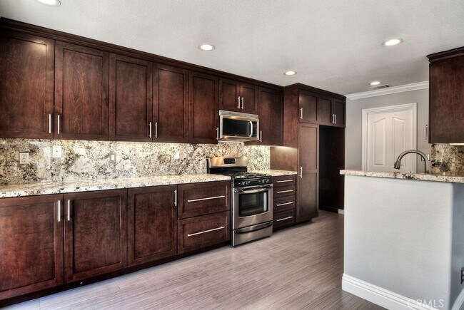 Building Photo - 79 Encantado Canyon