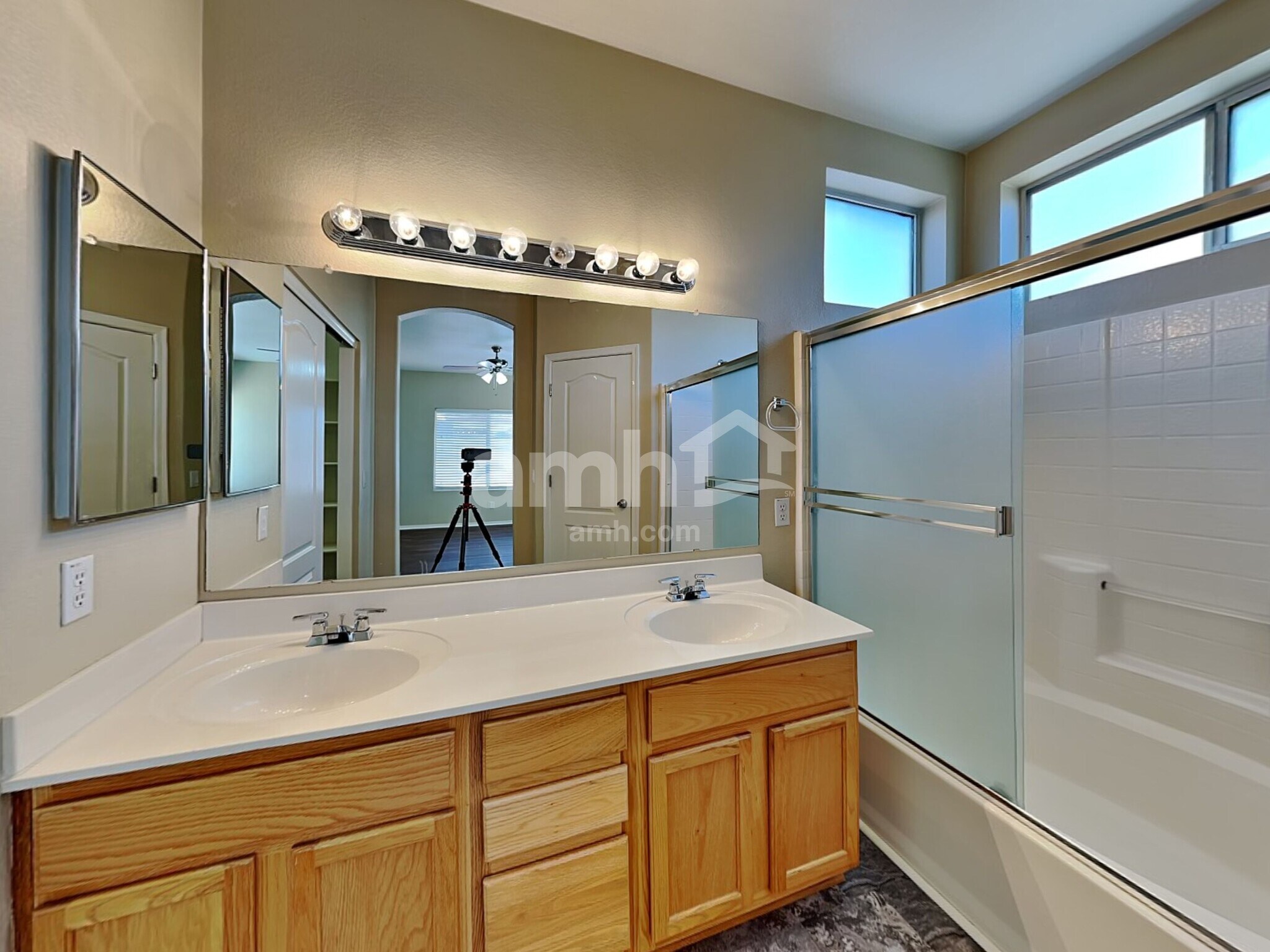 Building Photo - 14551 W Marcus Dr