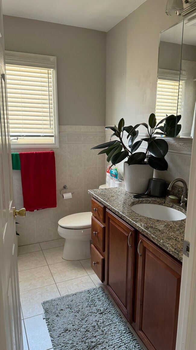 Building Photo - 263 Livingston Ave