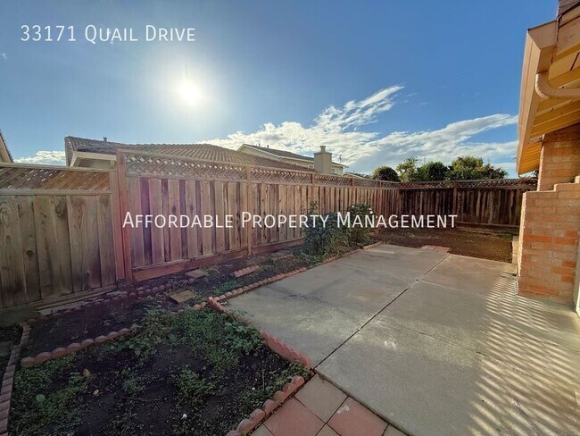 Building Photo - 33171 Quail Dr